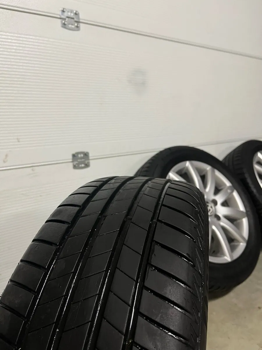 Wolkswagon wheels Bridgestone tyres - Image 2