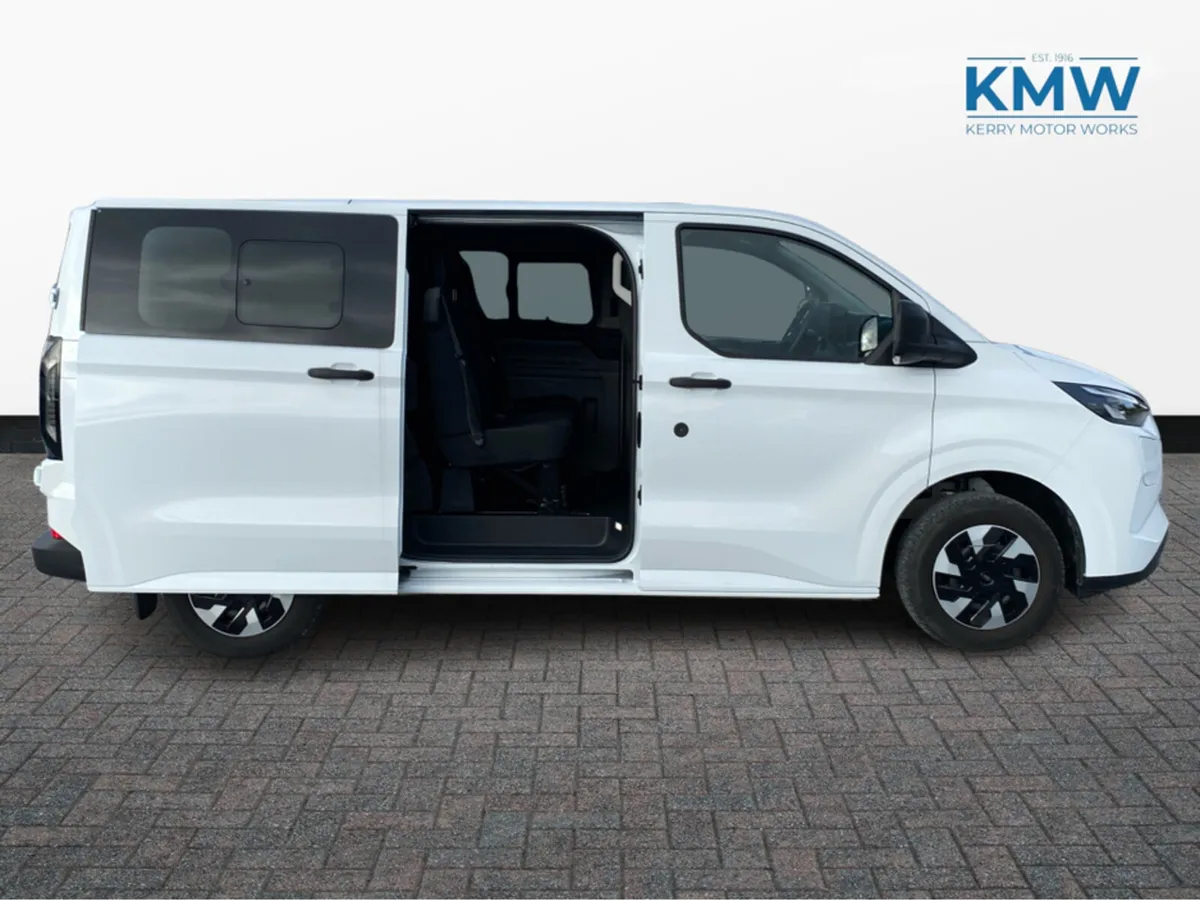 Ford Transit Custom Crewcab SWB PHEV 232BHP Auto - Image 3