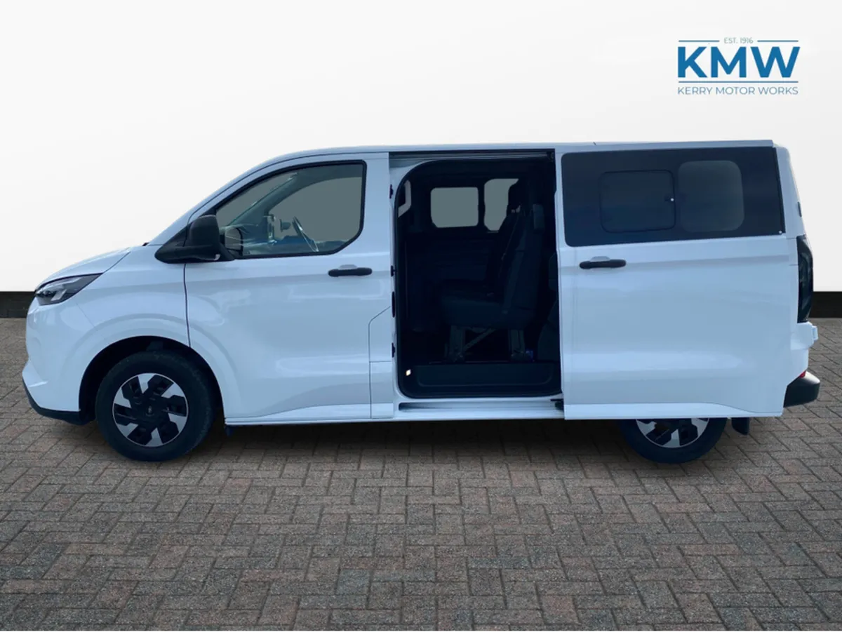 Ford Transit Custom Crewcab SWB PHEV 232BHP Auto - Image 4