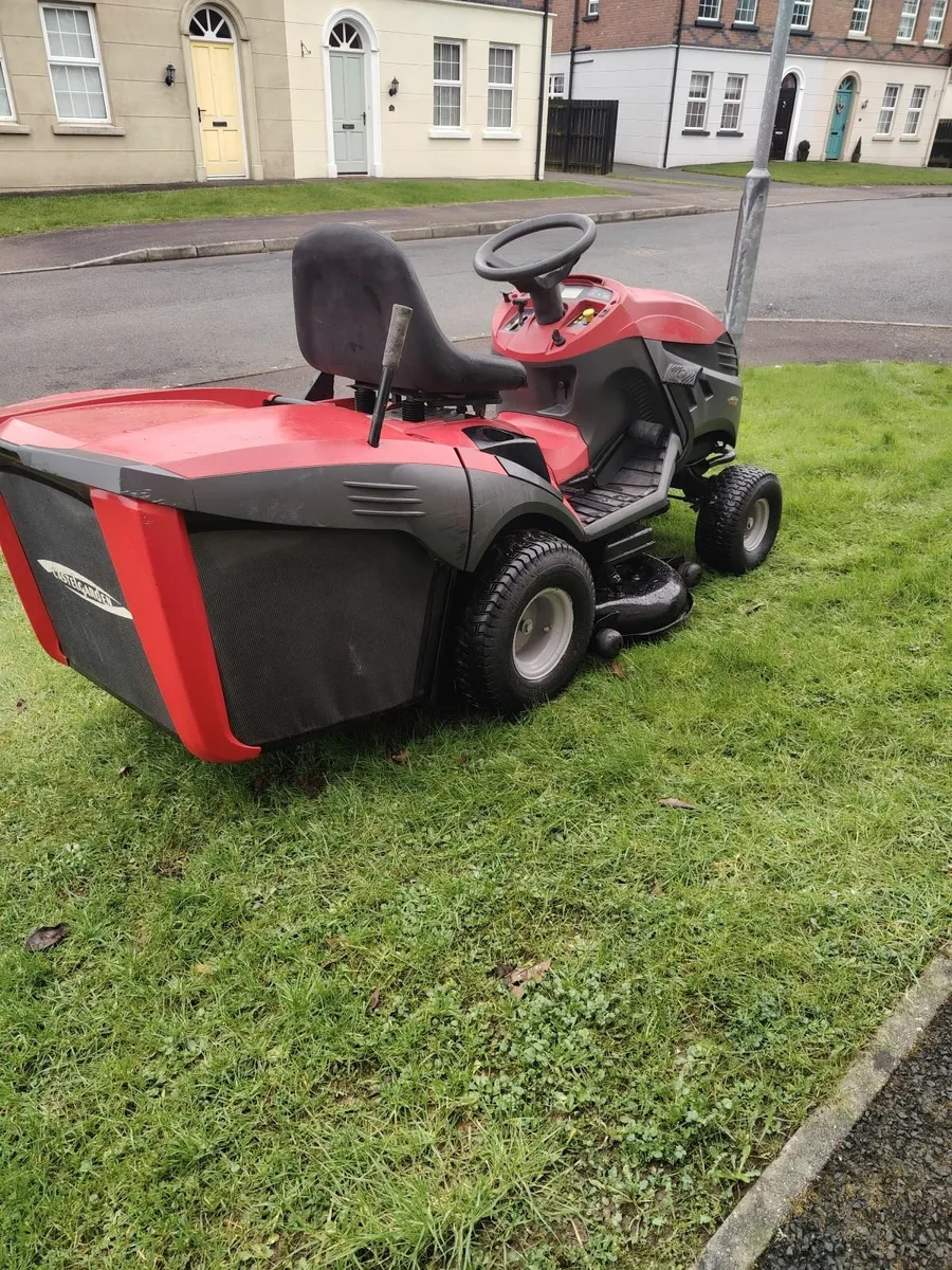 Castelgarden petrol ride on lawnmower - Image 4