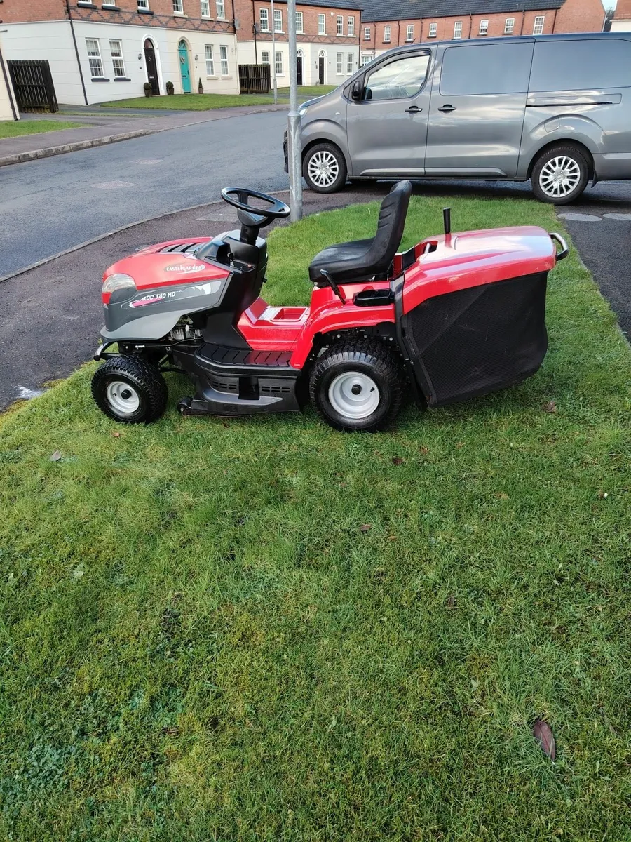 Castelgarden petrol ride on lawnmower - Image 4