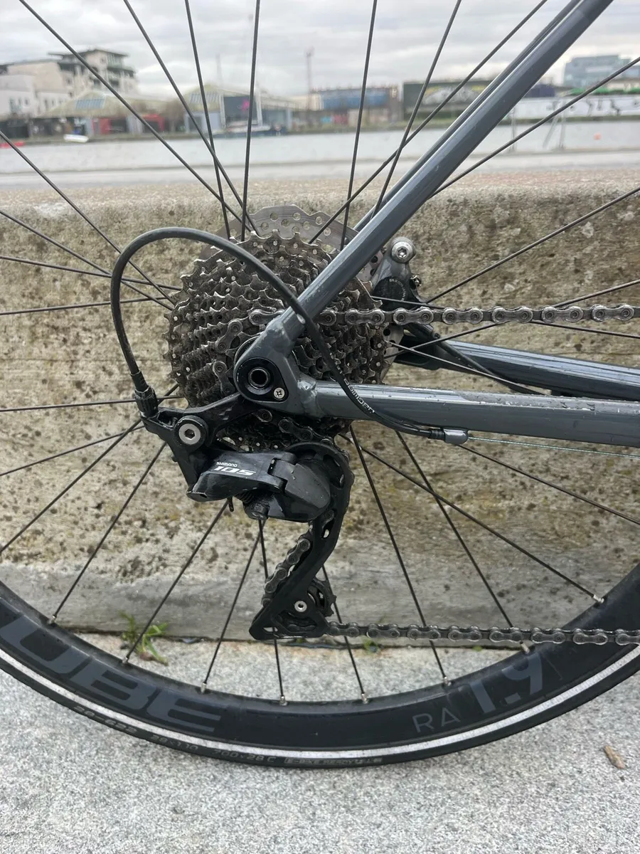 Cube Attain SL Disc Road Bike 2019 - Image 3