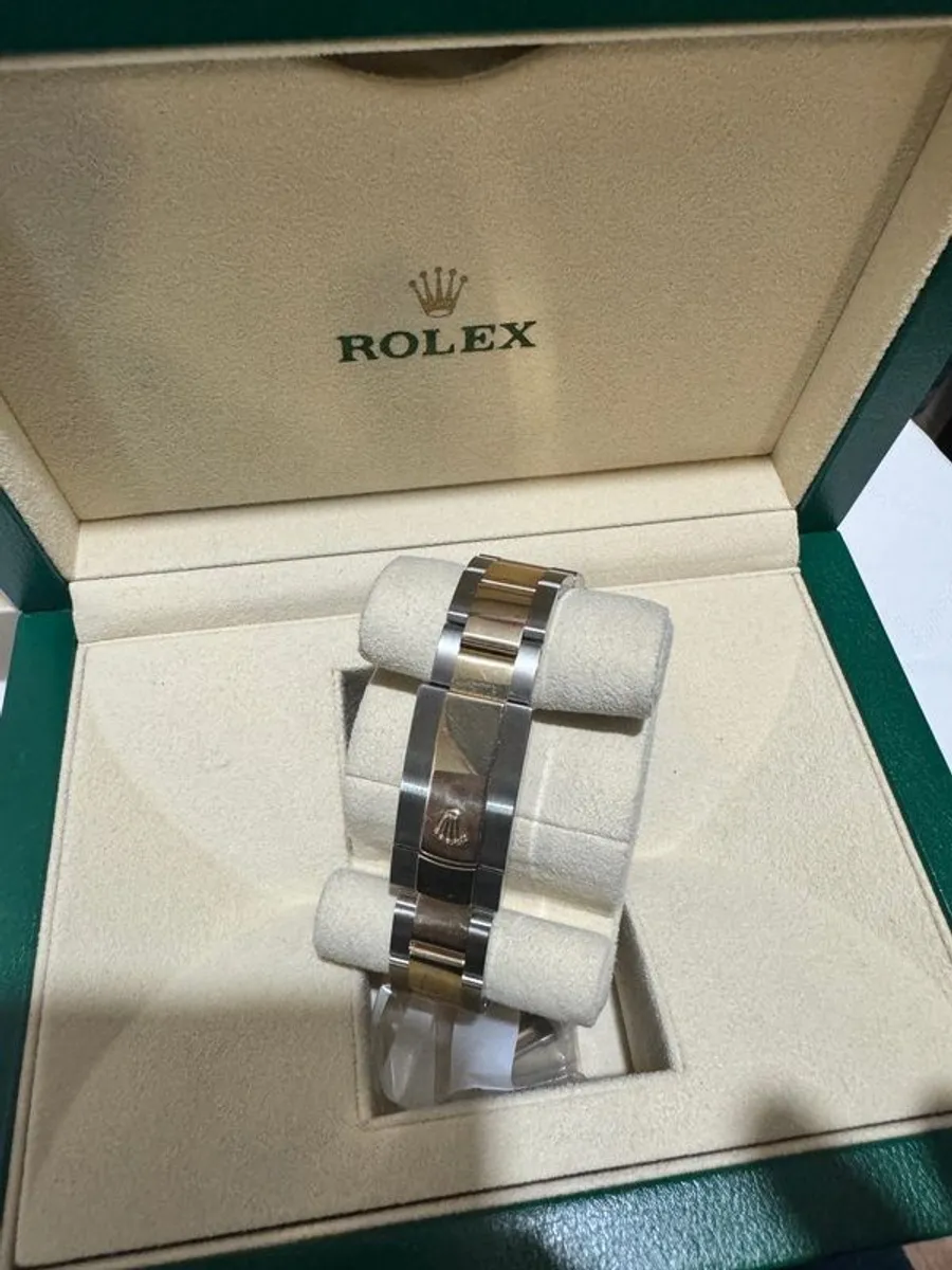 Rolex Datejust 41mm 126333 Yellow Gold Steel - Image 2