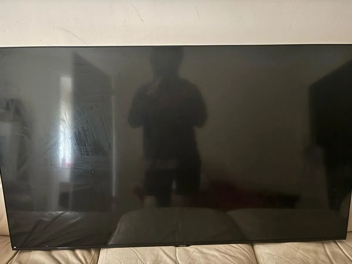 Samsung 50" 4K UHD Smart TV - Image 2