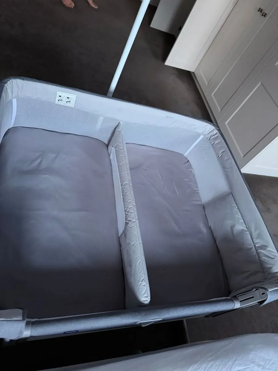 Twin Next to me - Image 2