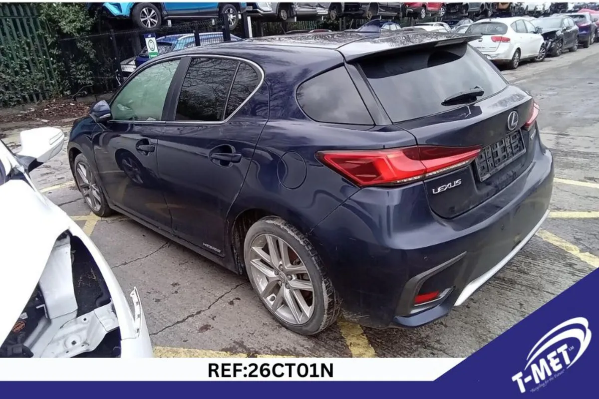 2018 LWXUS CT 200H BREAKING FOR PARTS - Image 4