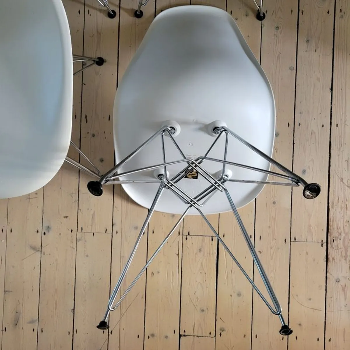 Price Drop - Vitra Eames Plastic Side Chair Re Dsr - Image 4