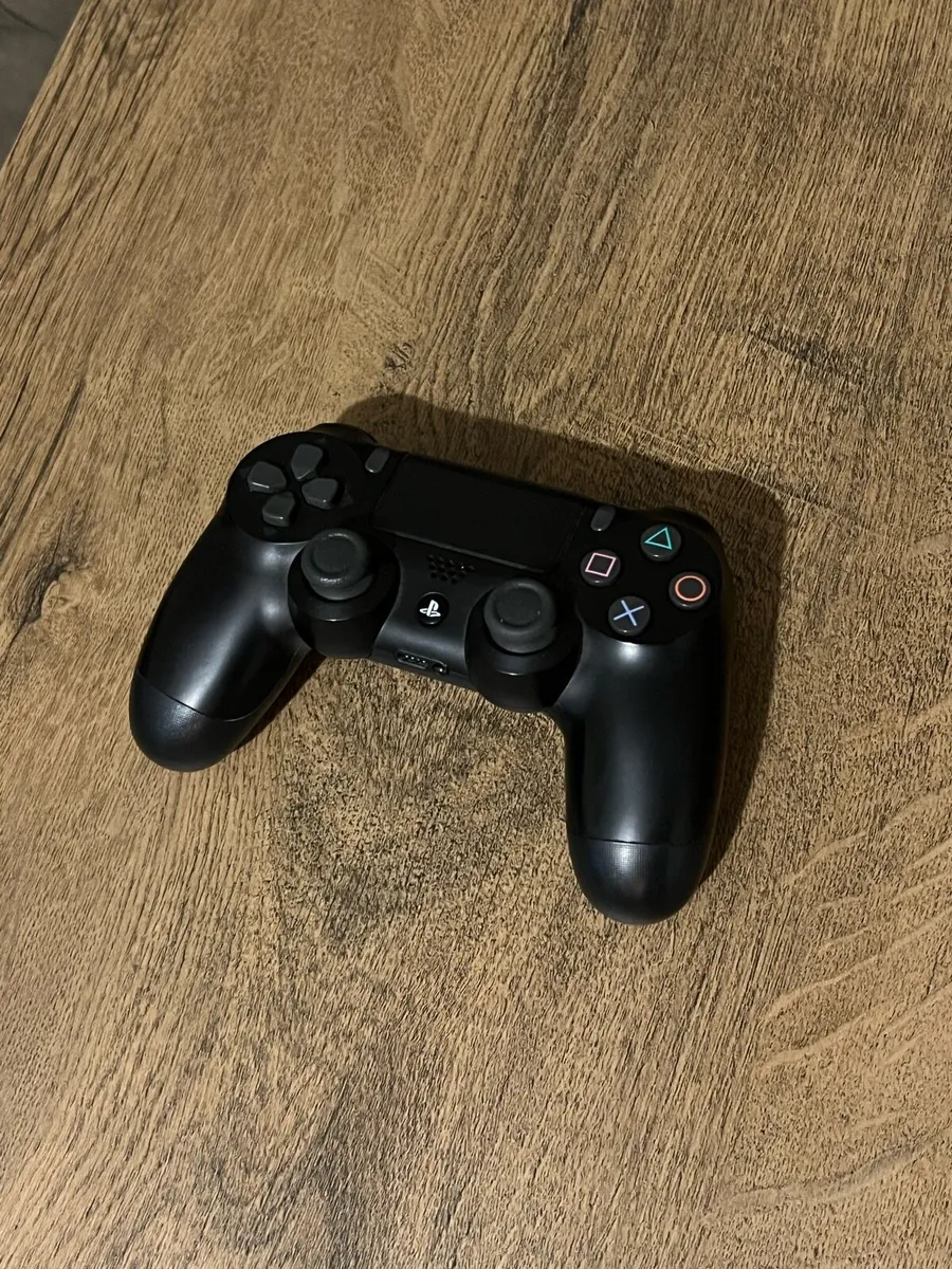 PS4 slim 1TB with controller & 7 games - Image 3