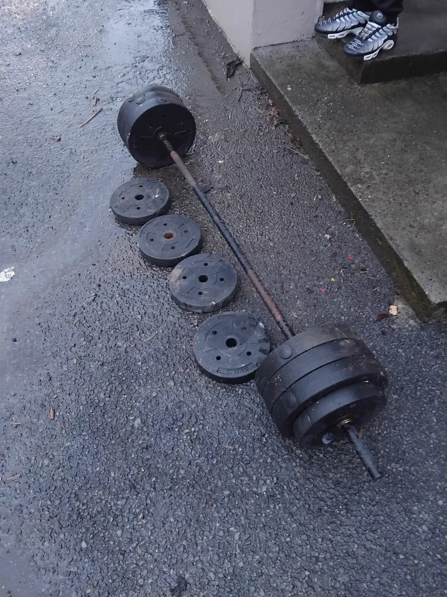 Lifting weights in good condition priced - Image 1