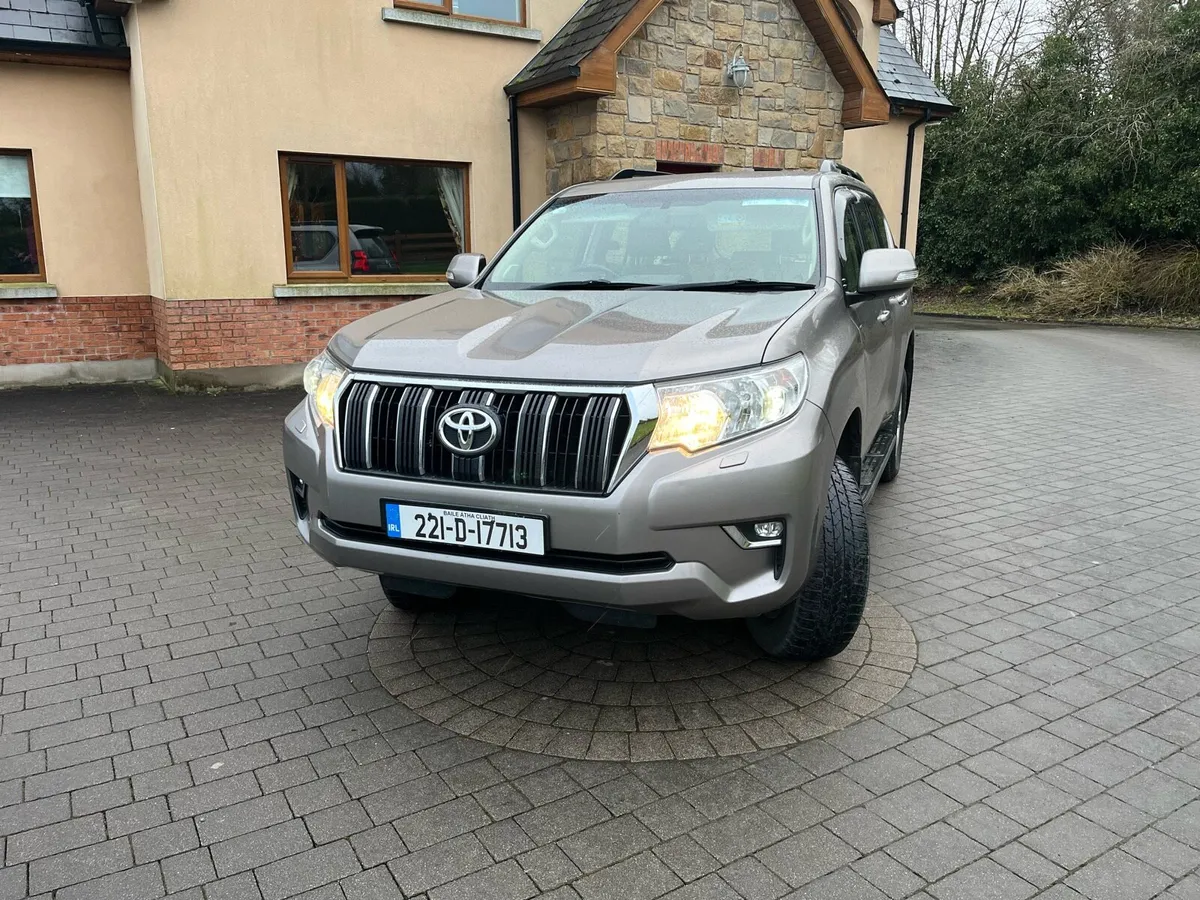 Toyota landcruiser business class - Image 4