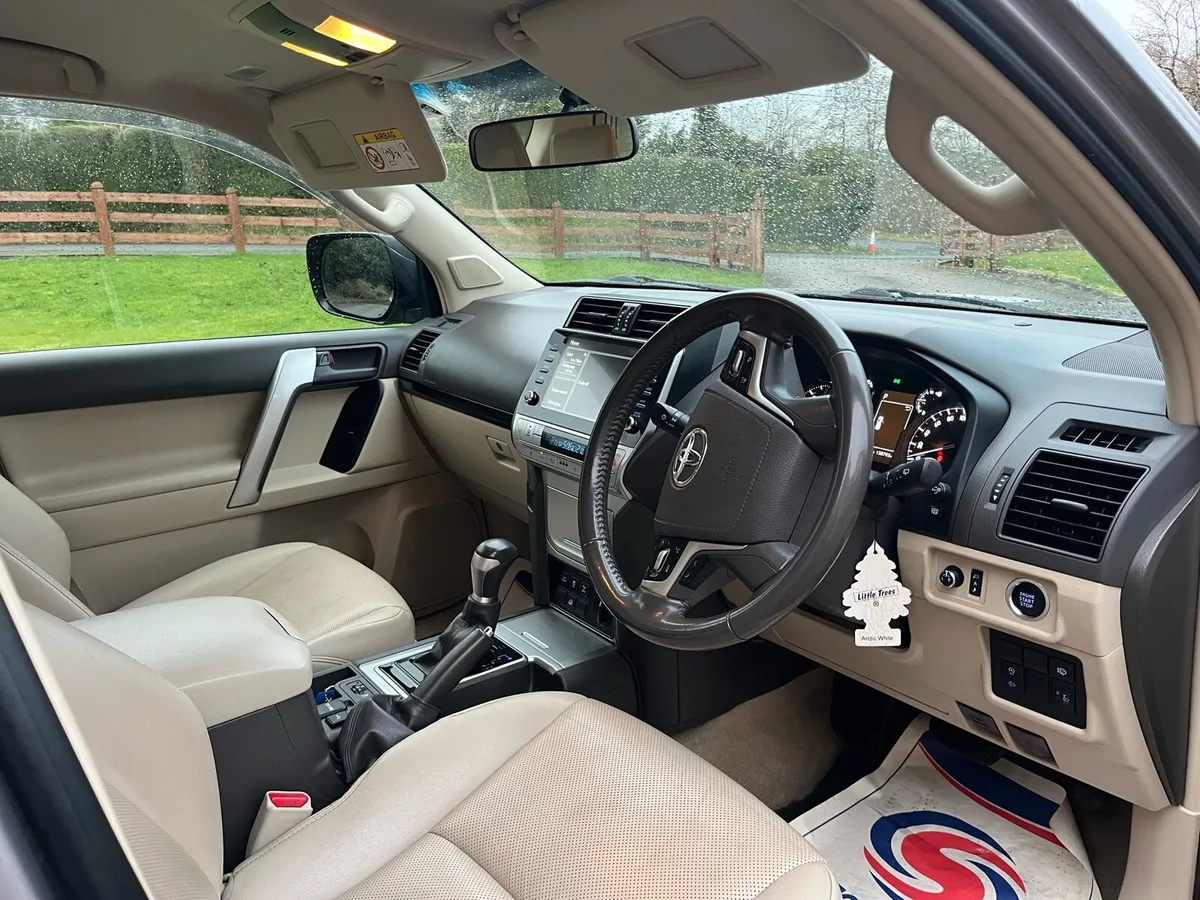 Toyota landcruiser business class - Image 2