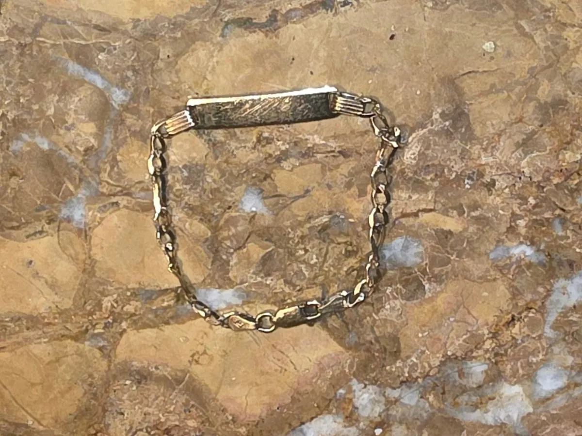 VINTAGE CHILD'S IDENTITY, 9CT Gold 3 Gram Bracelet - Image 3