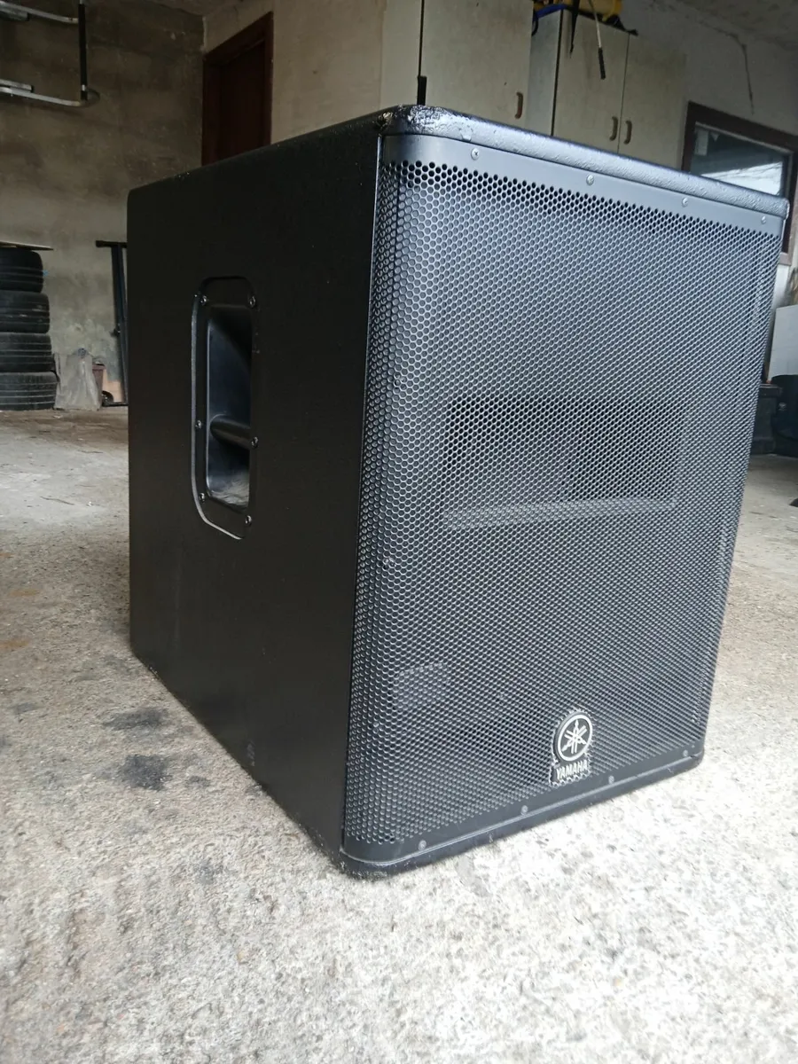 Yamaha DXS15 Active Subwoofer - Image 3