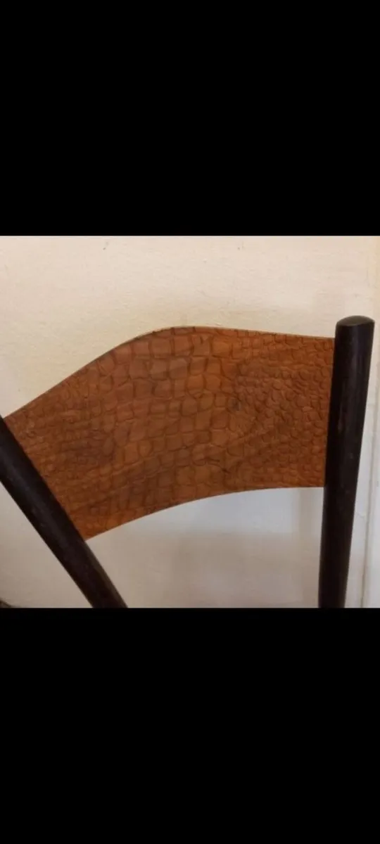 fischel crocodile design chair - Image 2