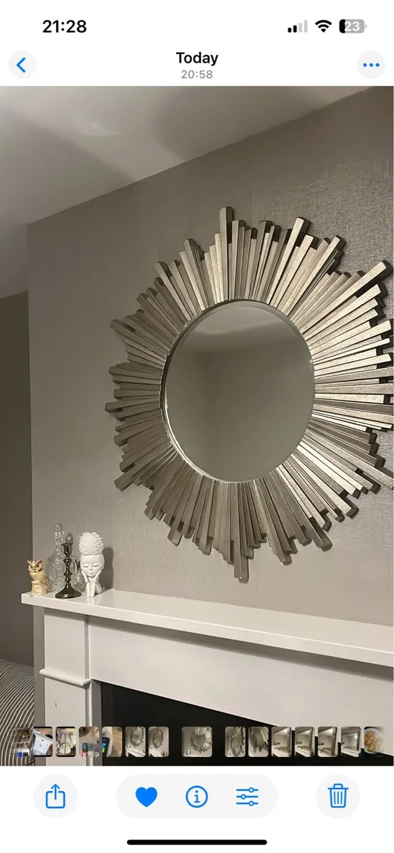 Laura Ashley 100cm/100cm Lovell Round Starburst - Image 1