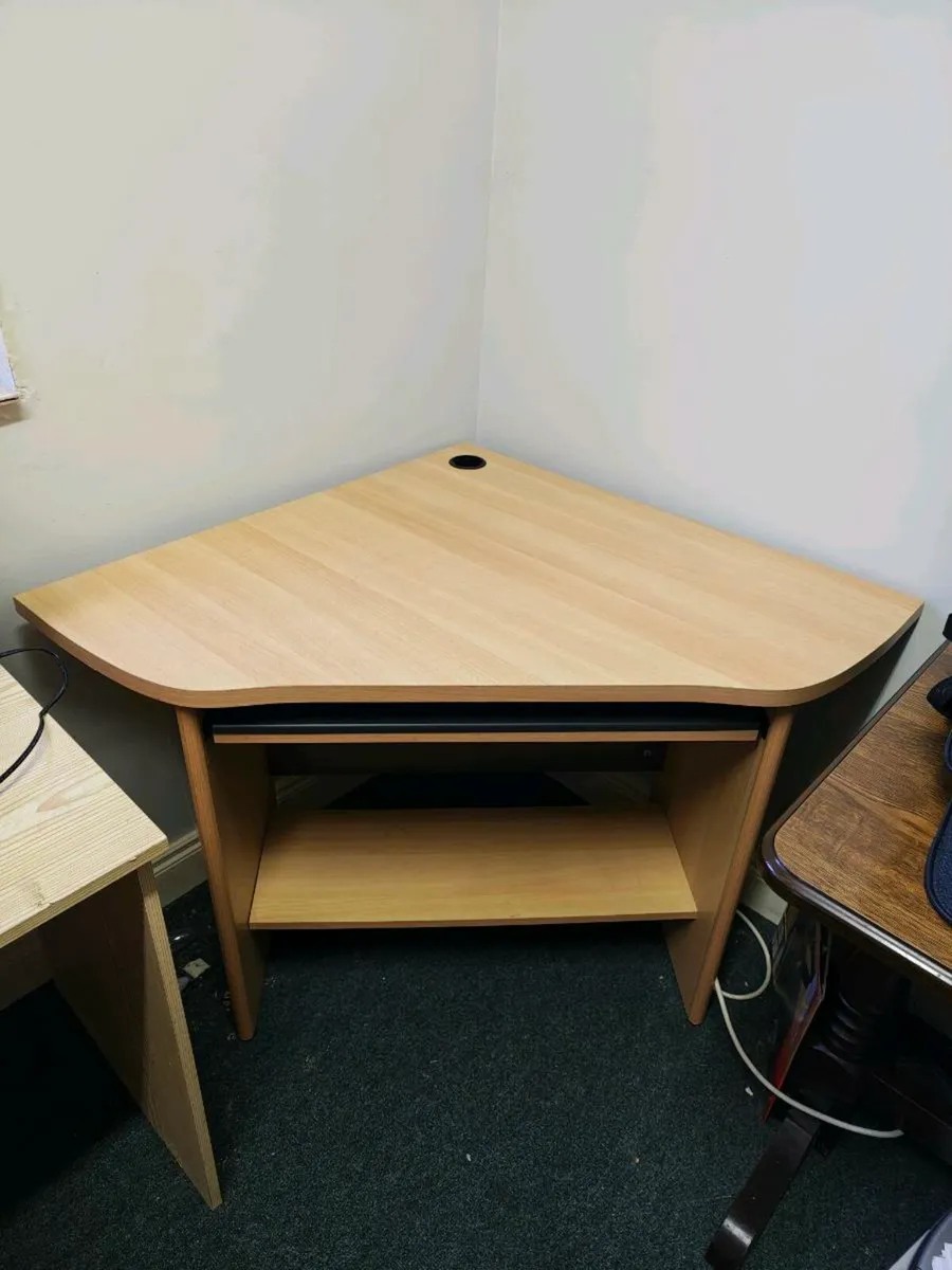Corner Computer Desk / Workstation - Image 1