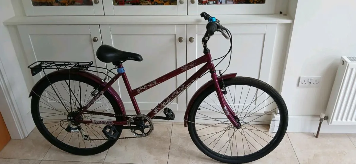 Girls bicycle - Image 1