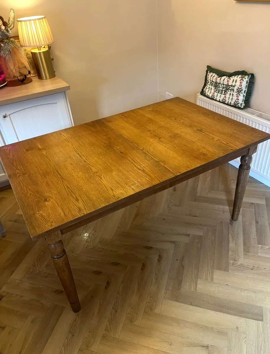 Kitchen table - Image 1