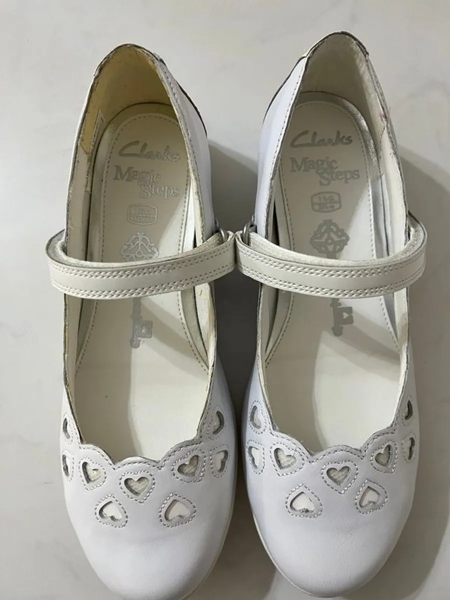 BRAND NEW Clarks girls Holy Communion shoes (Free girls items for first buyer to offer asking price on this) - Image 3