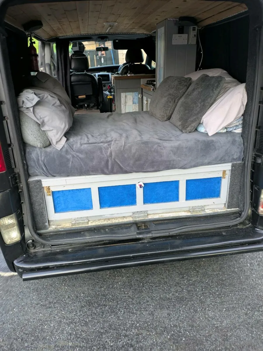 Camper van - Image 2