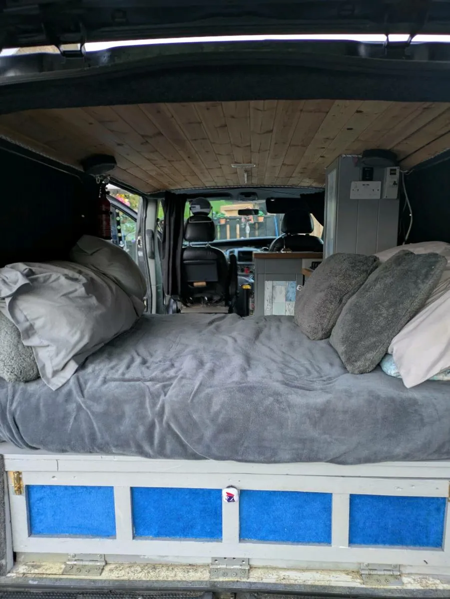 Camper van - Image 3