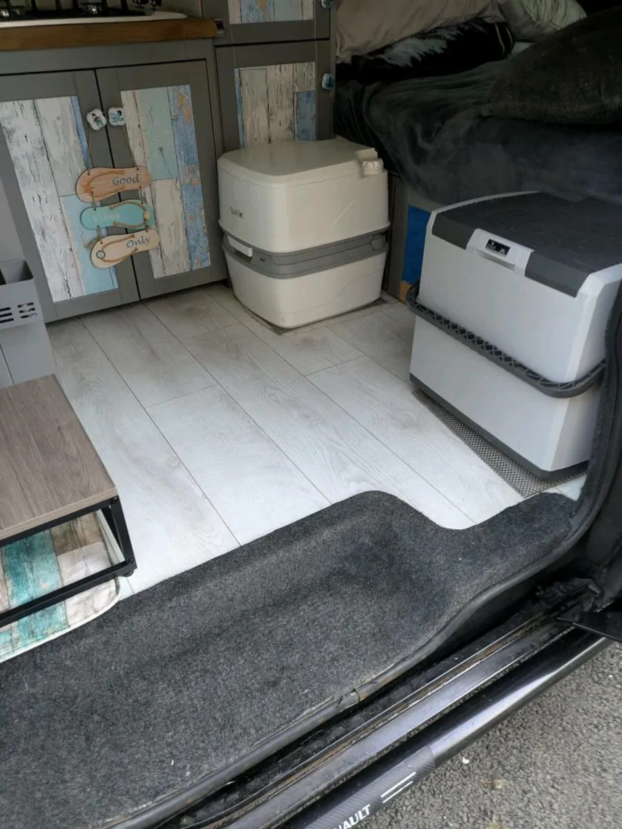 Camper van - Image 4