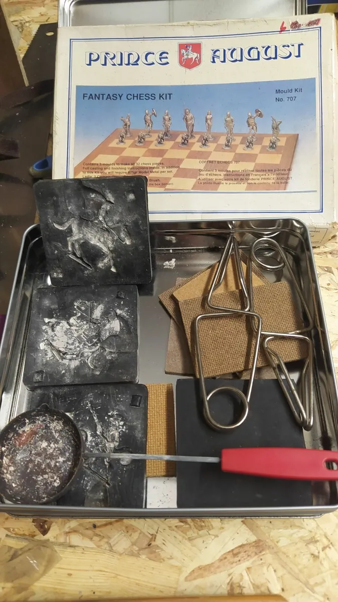 chess set moulds - Image 1