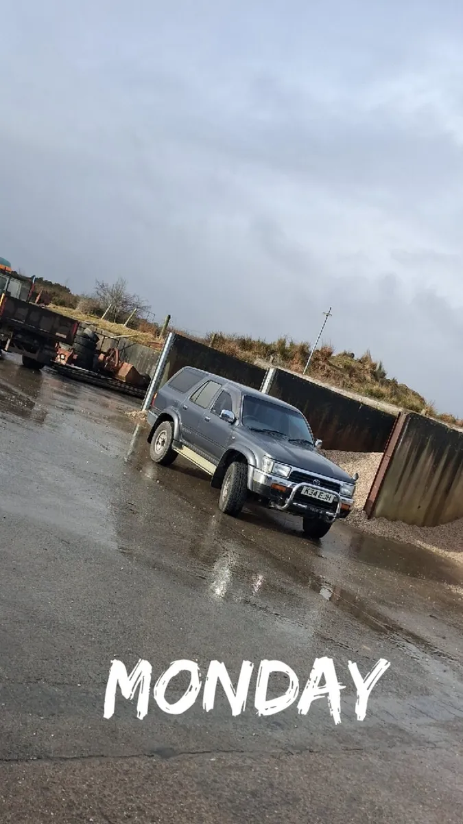 Toyota hilux surf - Image 1