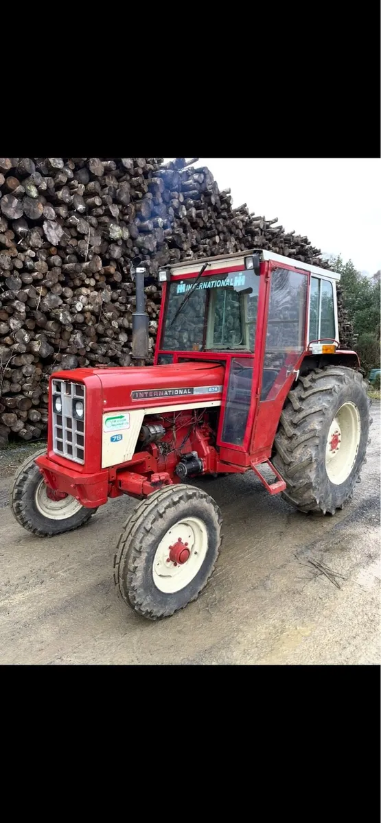 International tractors 674 1977 & B414 1965 - Image 1