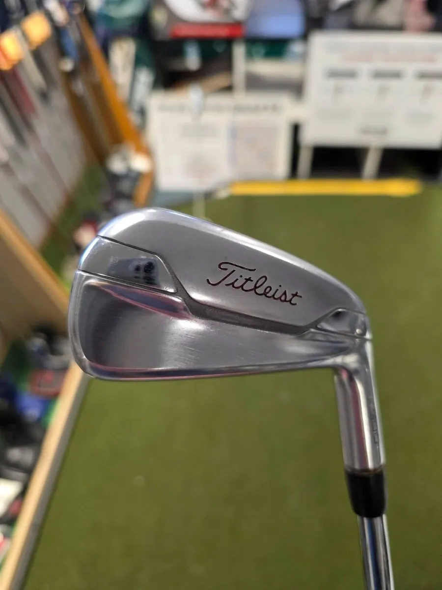 Titleist U500 Forged 4 Iron - Image 1