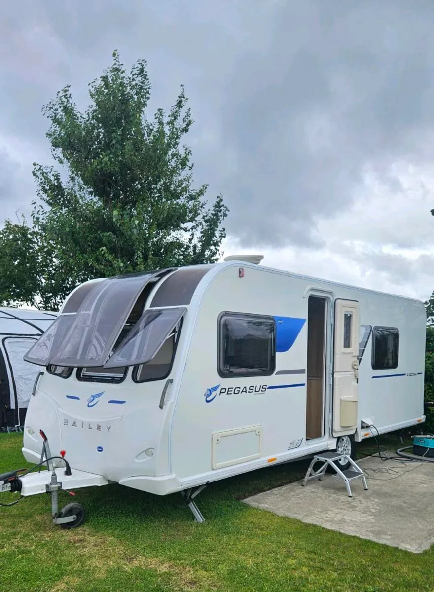 .5/6 berth bailey Unicorn Caravan  for. sale - Image 2