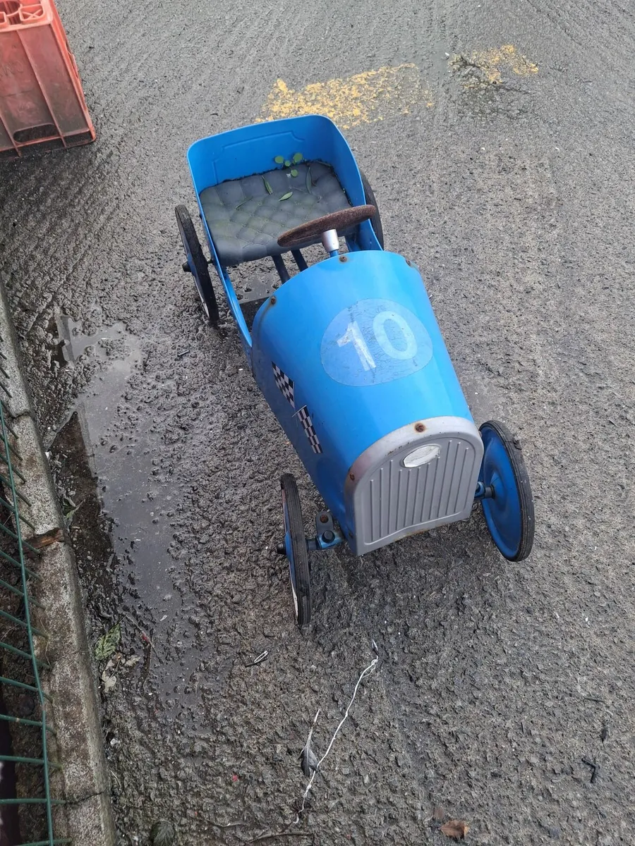 OLD CAR - Image 1