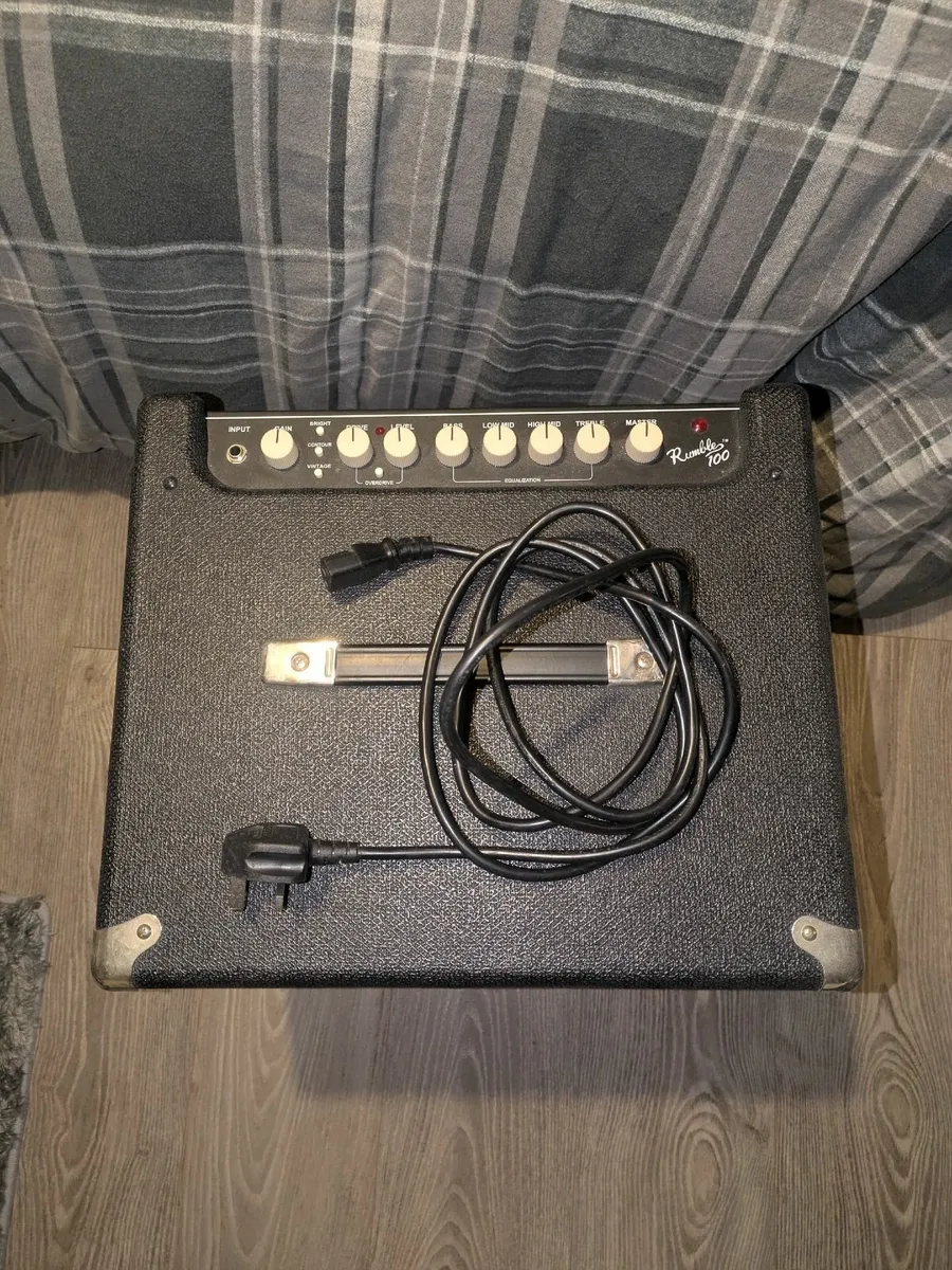 Fender Rumble 100 Bass Amplifier - Image 4