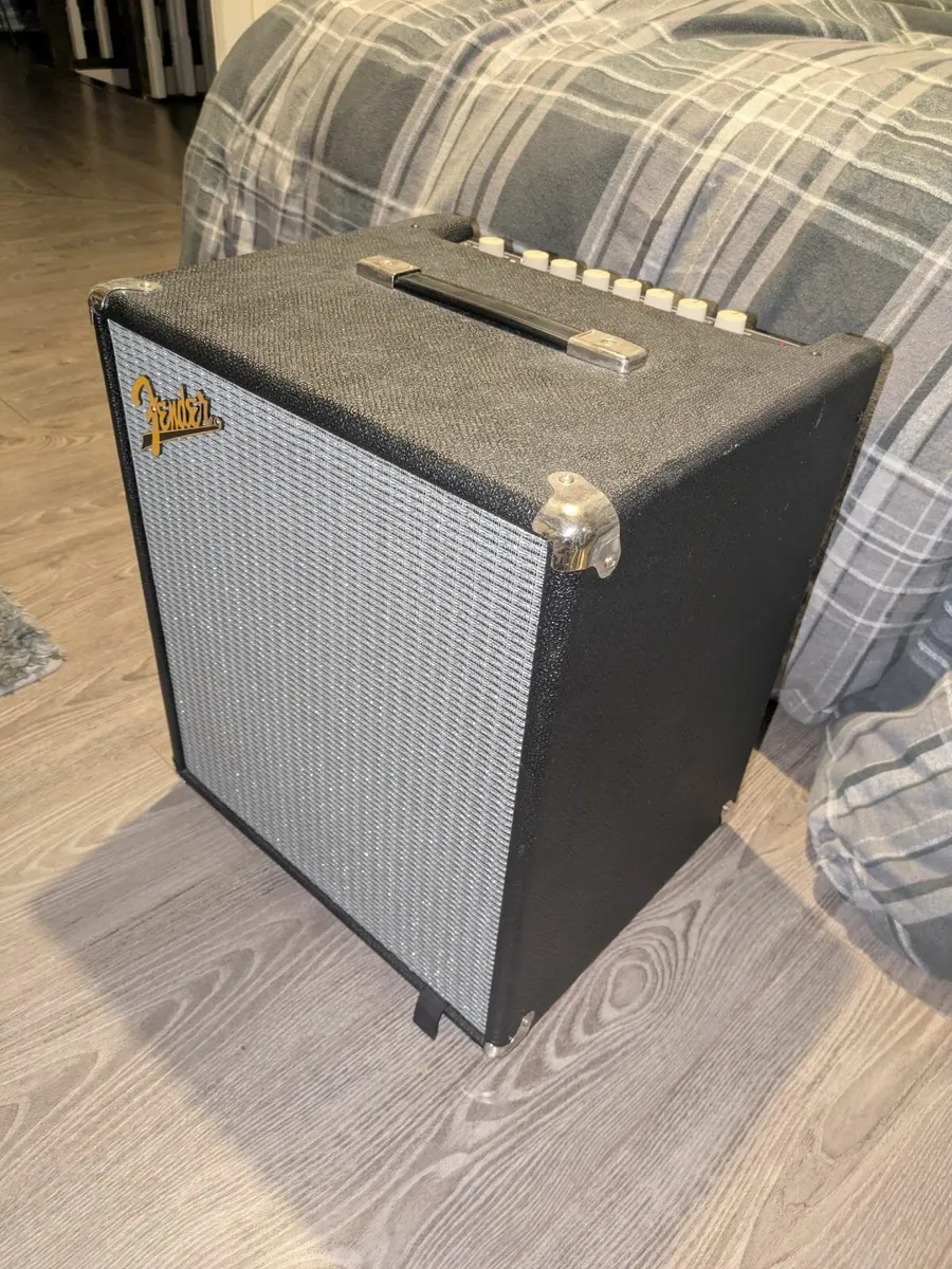 Fender Rumble 100 Bass Amplifier - Image 1