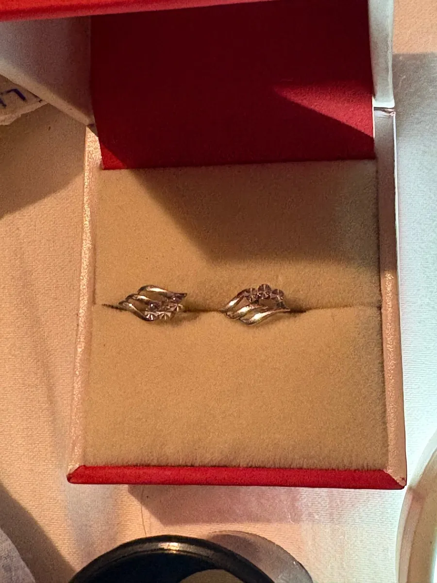 18 ct white gold earrings - Image 2
