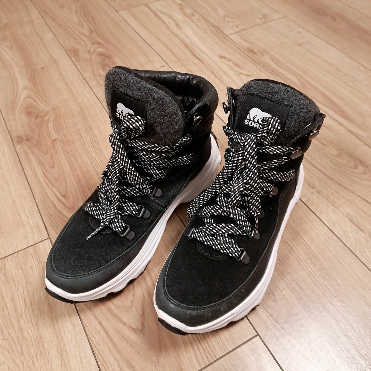 Sorel Black Waterproof Boots Trainers 6.5UK/39.5EU - Image 1