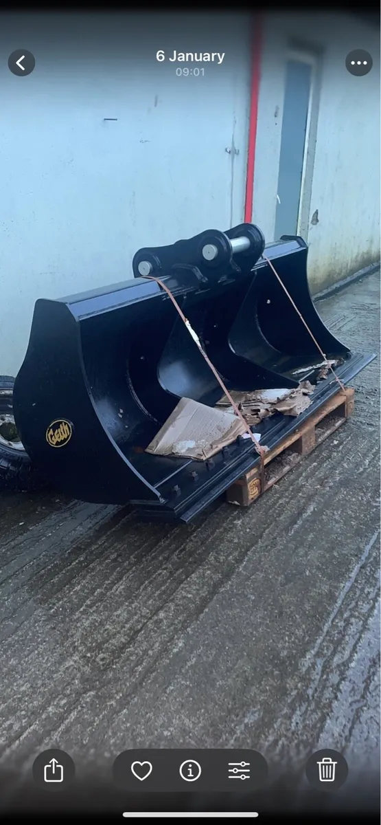 Geith grading bucket