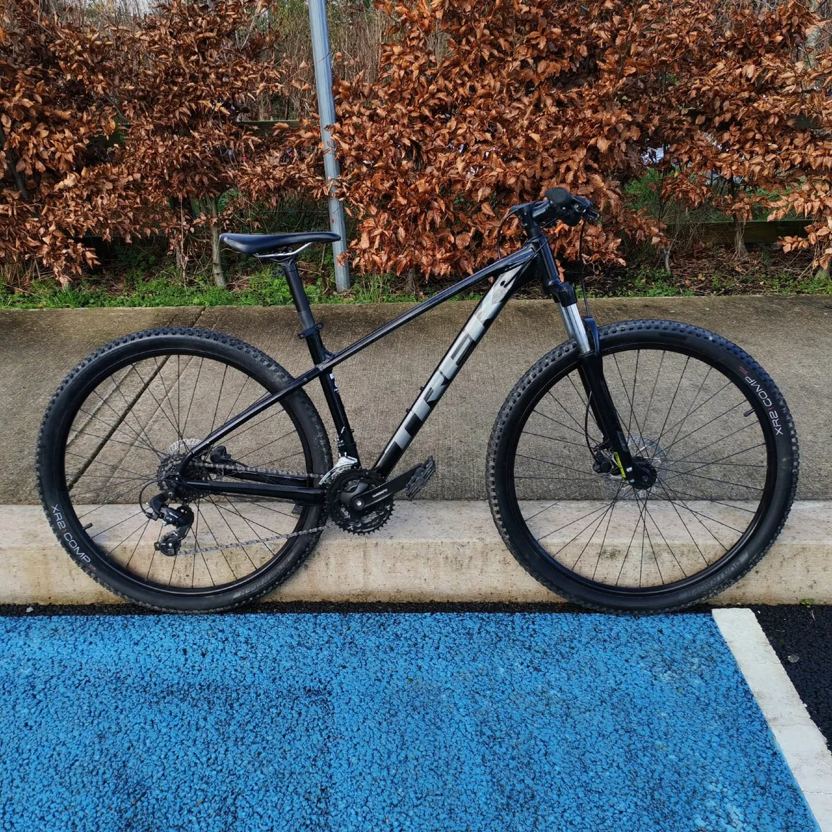 Trek Marlin 5 Mountain Bike - Image 1
