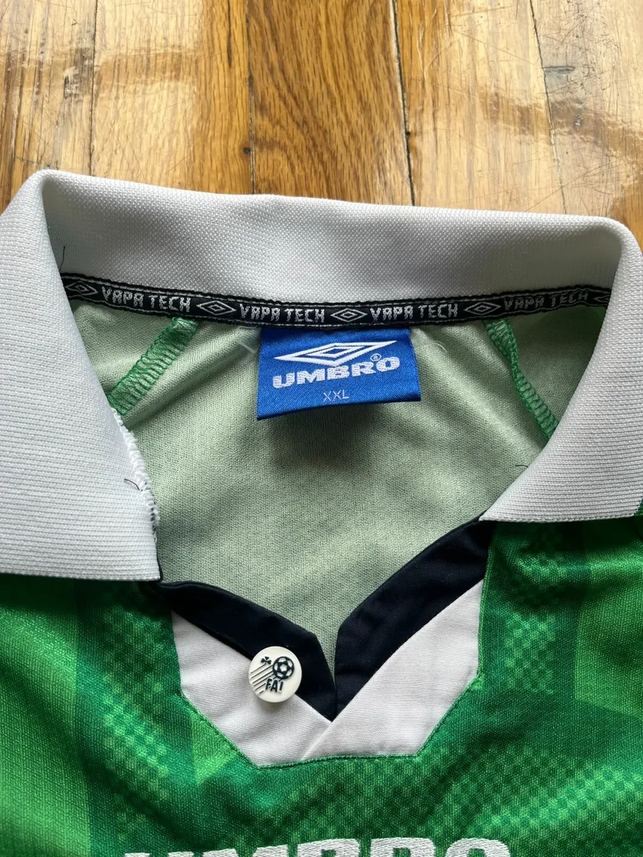 Vintage 90s Ireland Jersey (1998) - Original Umbro - Image 4
