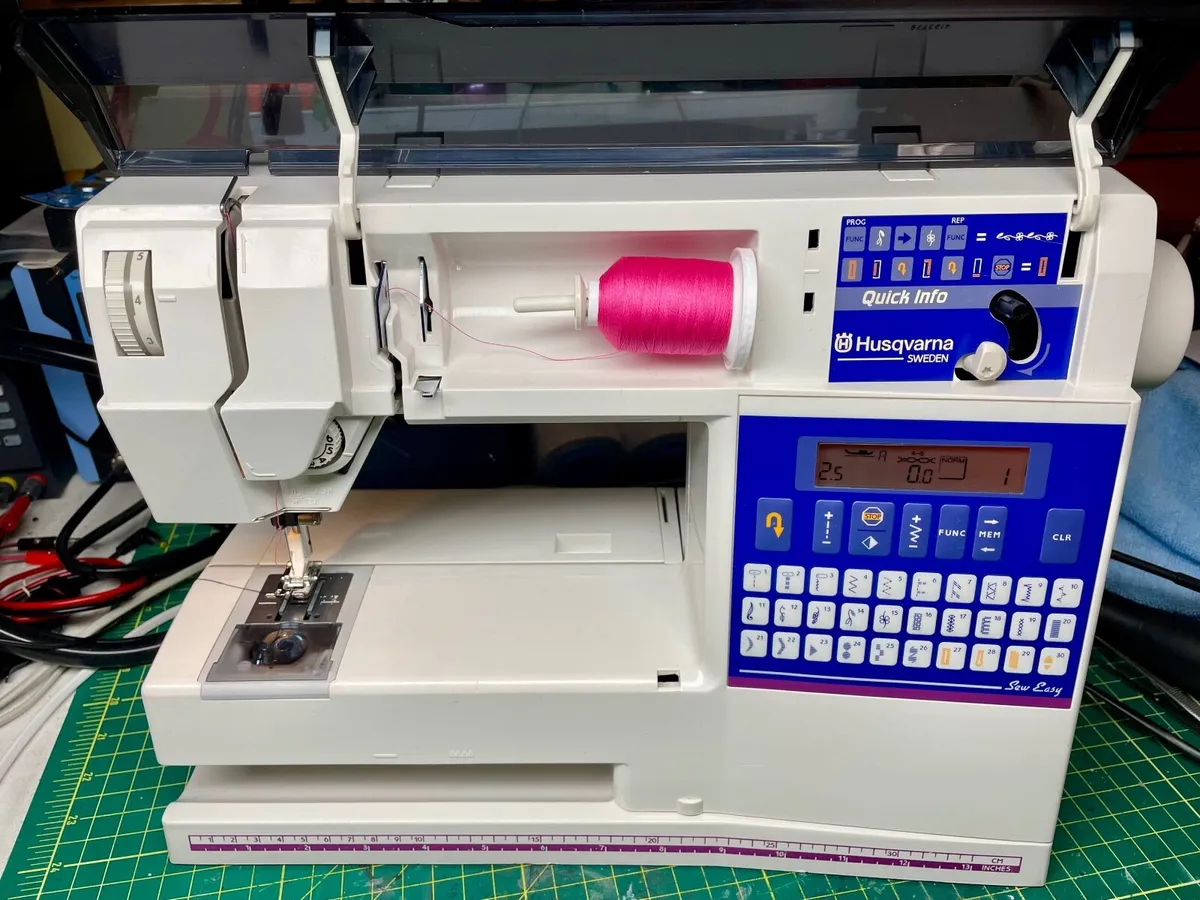 Huskvarna Viking 400 Sewing Machine - Serviced - Image 2
