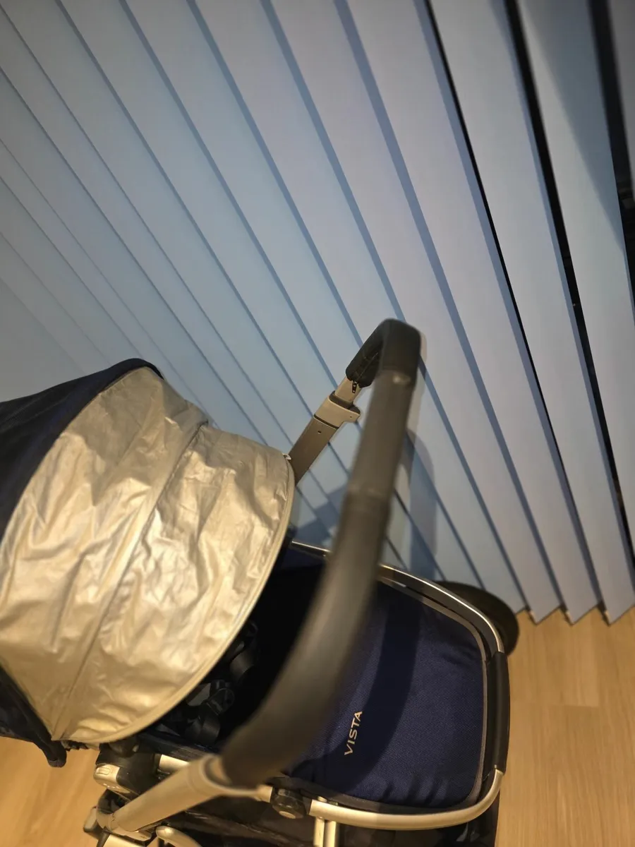 GREAT cond Uppababy vista with car seat - Image 2