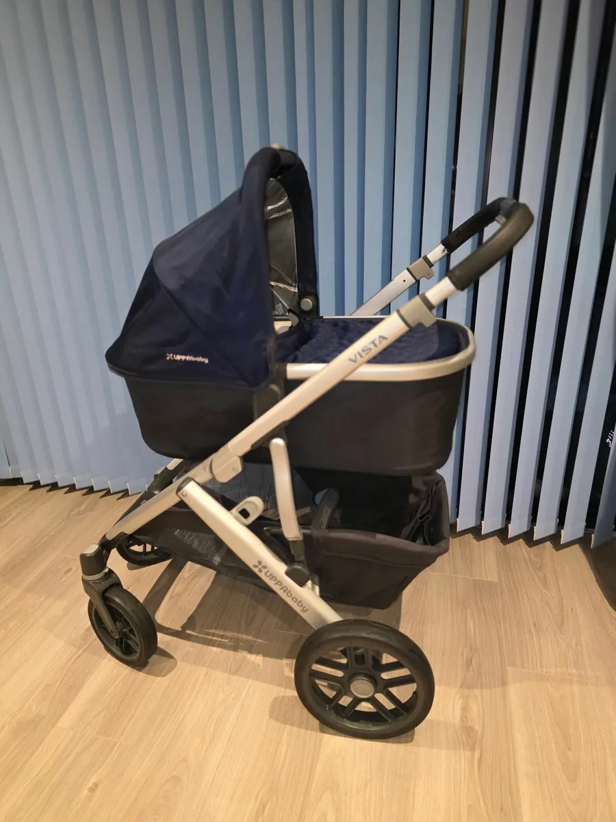 GREAT cond Uppababy vista with car seat - Image 3