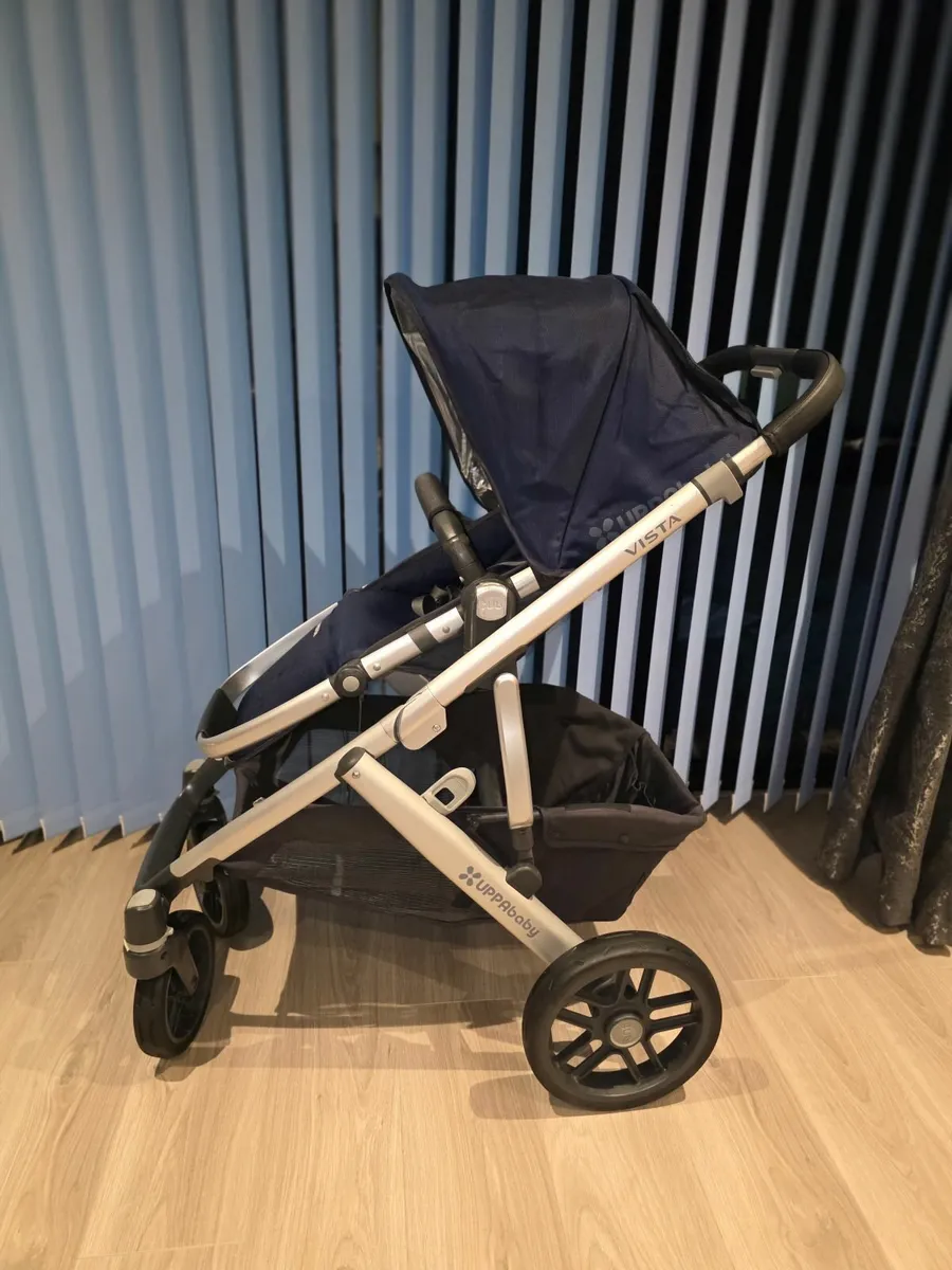 GREAT cond Uppababy vista with car seat - Image 4