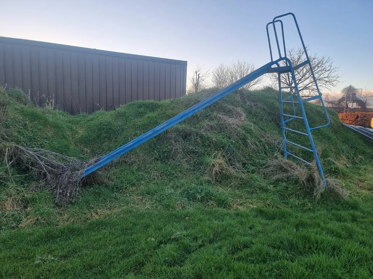 FREE Metal slide - very tall - Image 1