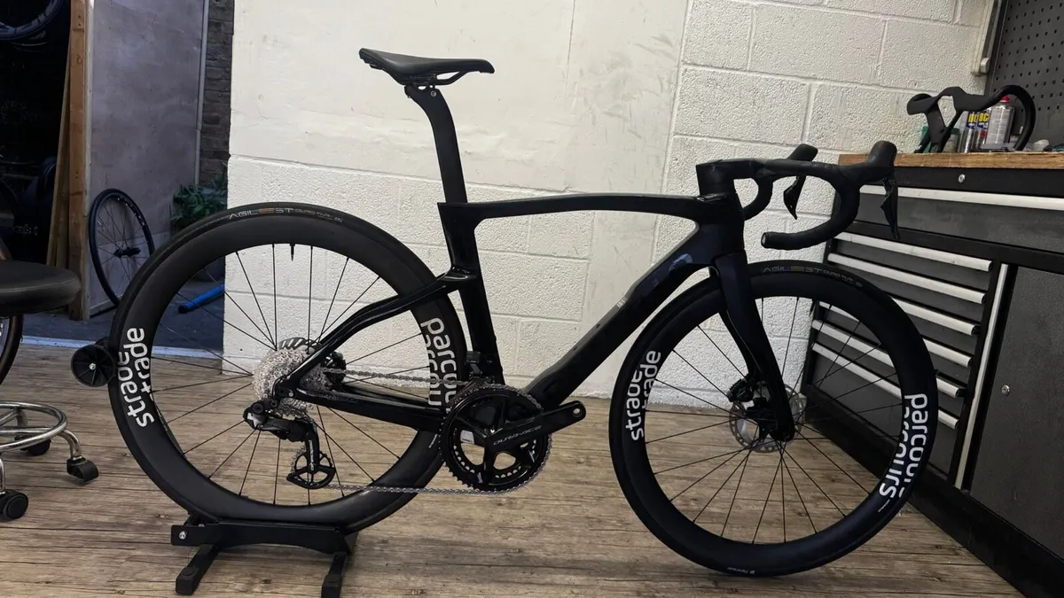 Pinarello Dogma F( no pedals included) - Image 1