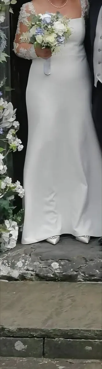 Wedding dress with lace detail - Image 1