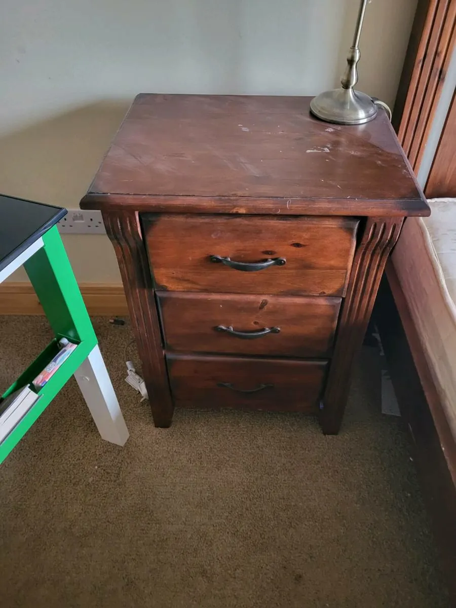 Bedroom furniture - Image 2