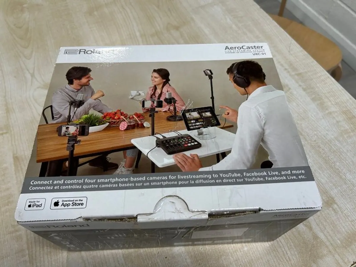 Roland aerocaster vision mixer - Image 1