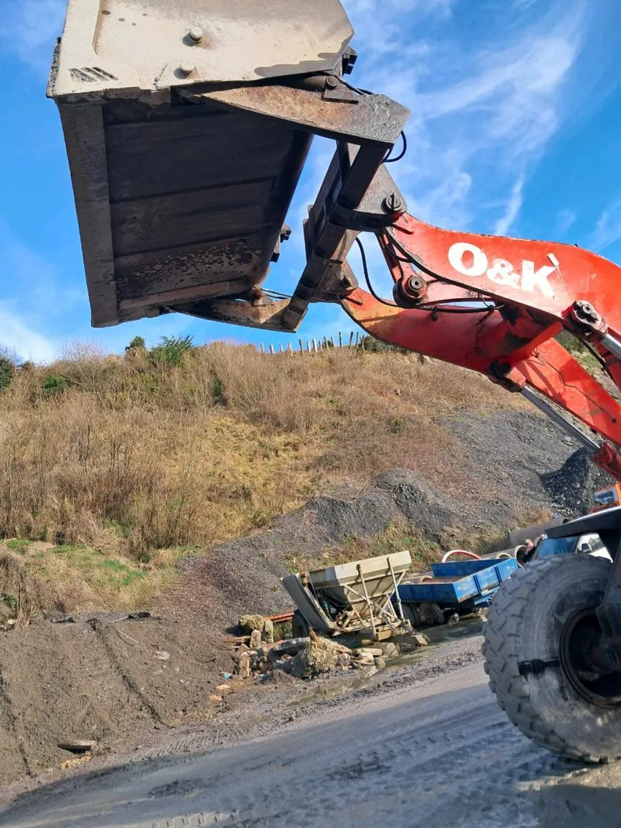 O&K 35.5 High Tip Loading Shovel - Image 3