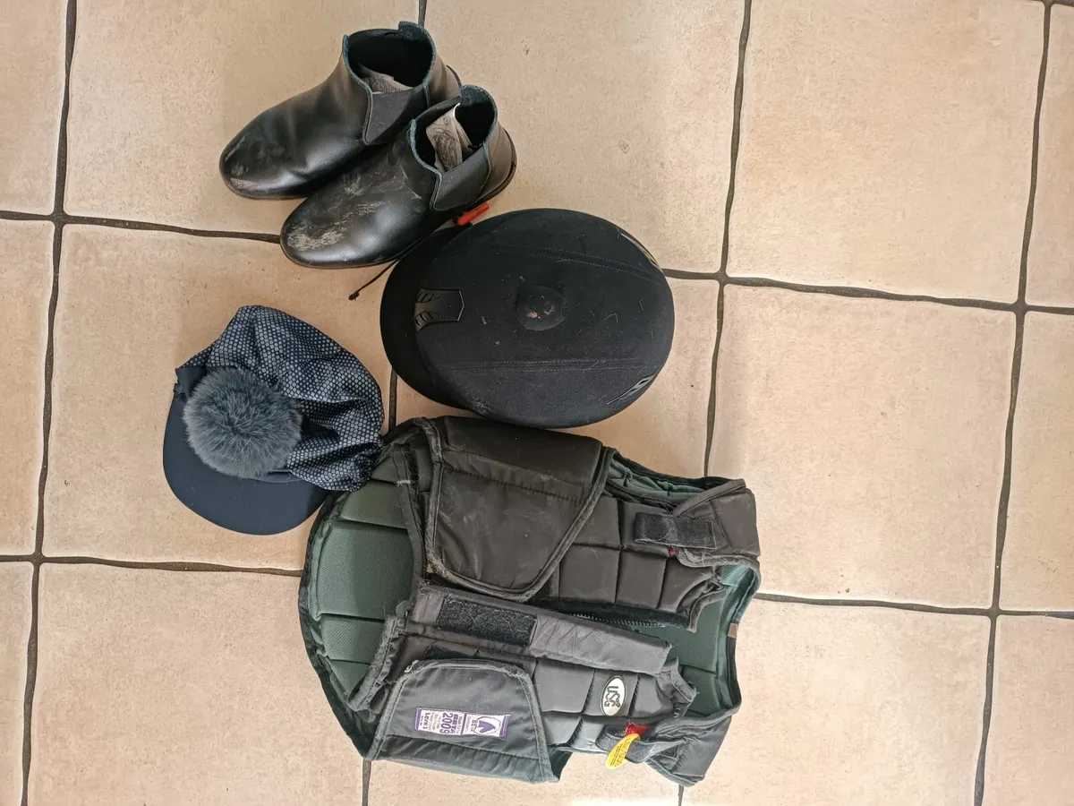 Kids Horseriding Gear - Image 1